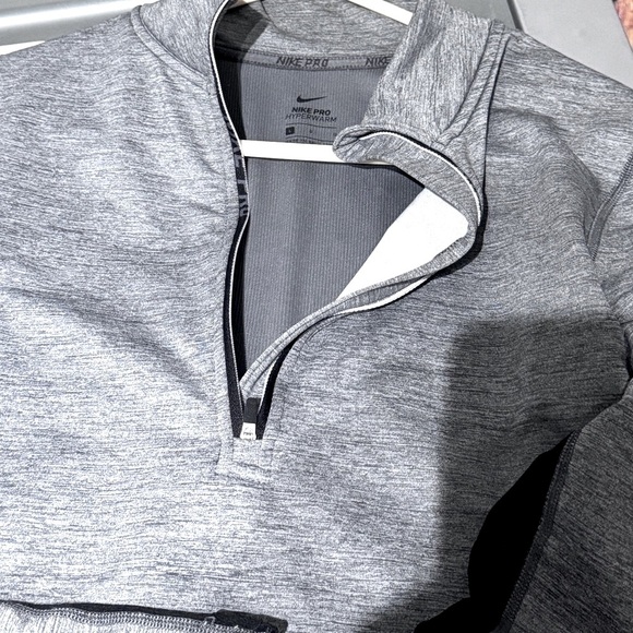🔥 Stylish Innovative Nike Pro Hyper Warm Half Zip Women’s Training Top - Picture 16 of 16